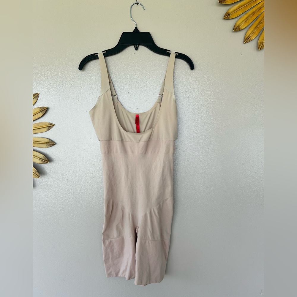 Spanx Womens Large OnCore Open-Bust Mid-Thigh Bodysuit Shaper